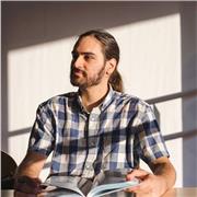 Graduado en Física, da clases particulares principalmente hasta nivel de bachillerato